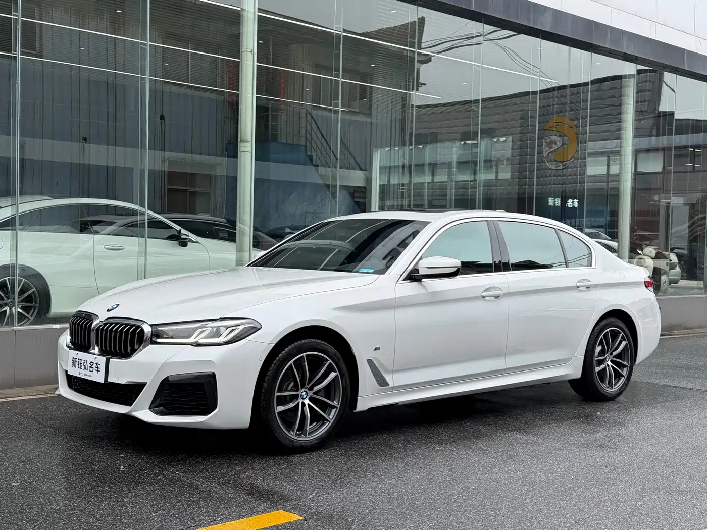 BMW 5 Series 2022 525Li M Sport Package