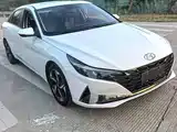 Фото 3 - Hyundai Elantra