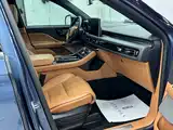 Photo 13 - Lincoln Aviator