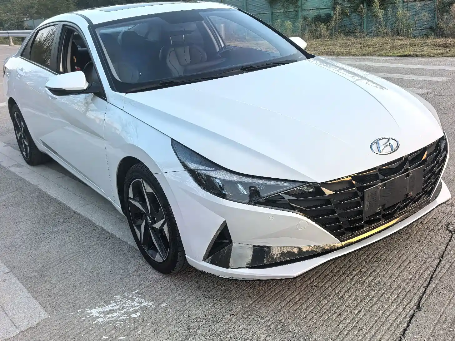 Фото 3 - Hyundai Elantra