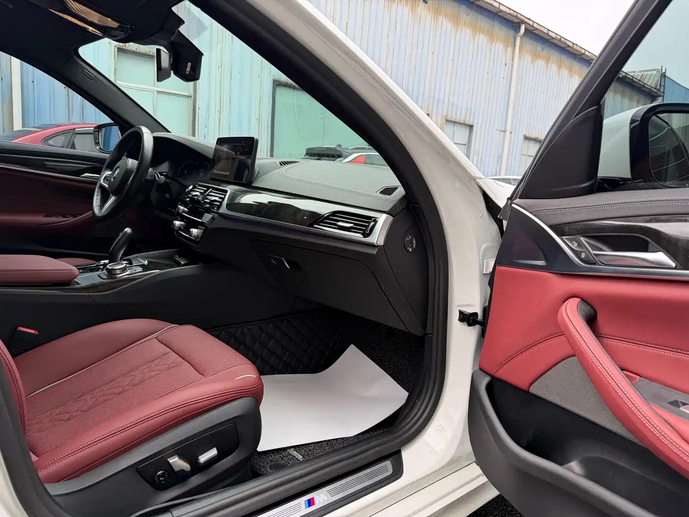 BMW 5 Series 2022 525Li M Sport Package фото 13
