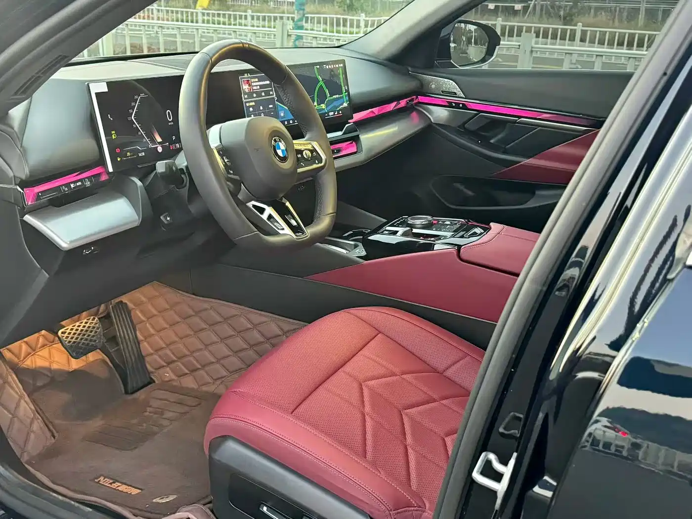 BMW 5 Series 2025 530Li Leading M Sport Package фото 4