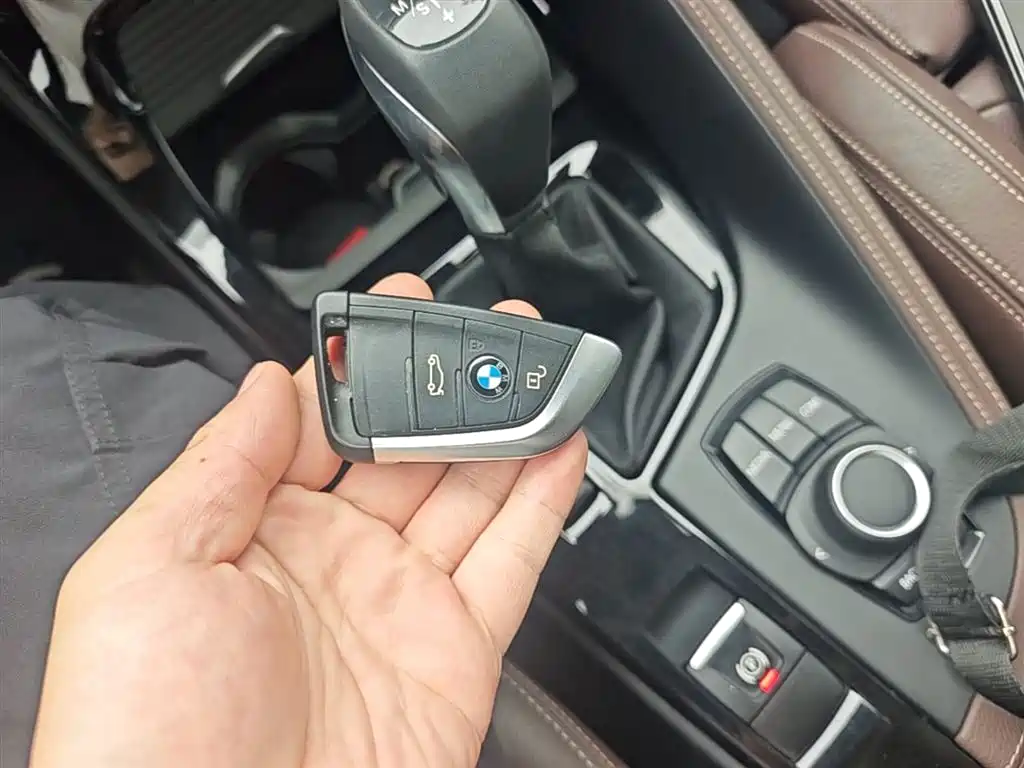 BMW X1 2019 sDrive18Li Premium Model фото 9