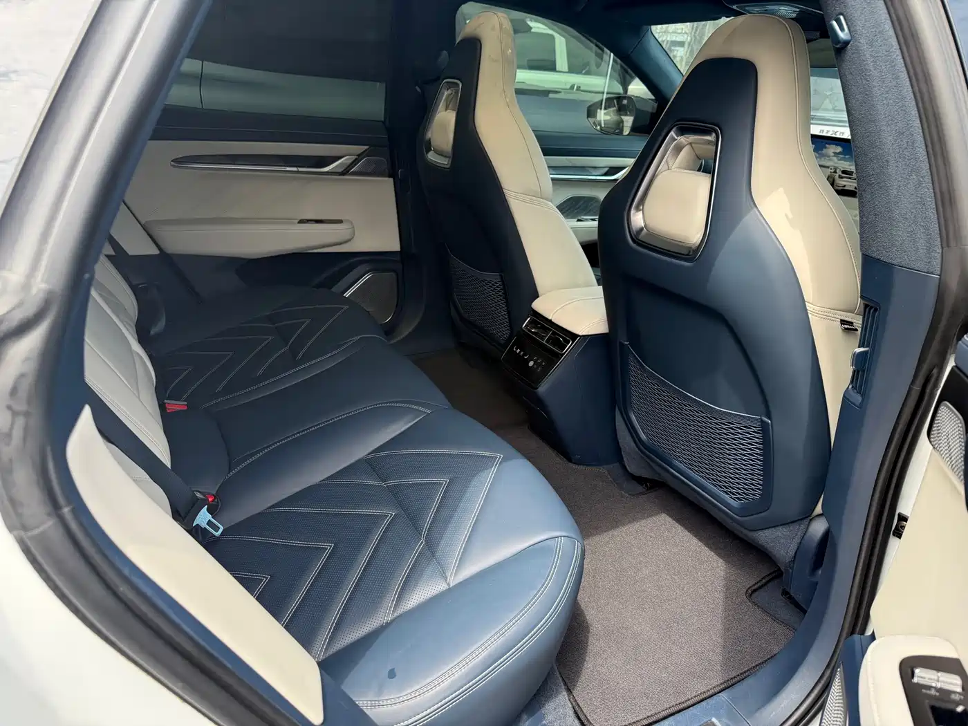 ZEEKR EXTREME KRYPTON 001