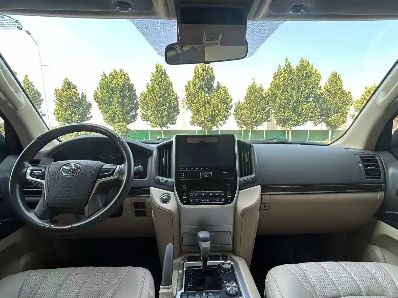 Toyota Land Cruiser (Import) 2019