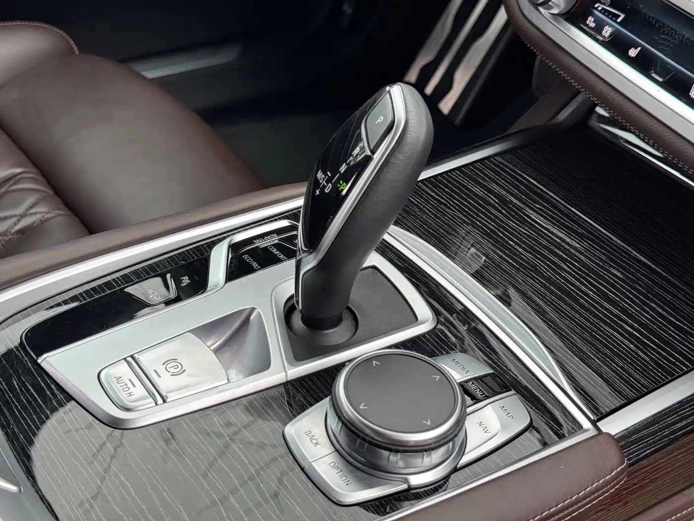 BMW 7 Series 2021 Model 730Li M Sport Package фото 18