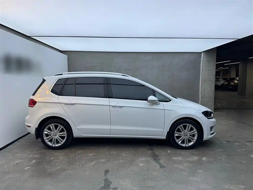 Volkswagen Golf Sportsvan 2016 280TSI Automatic Luxury фото 9