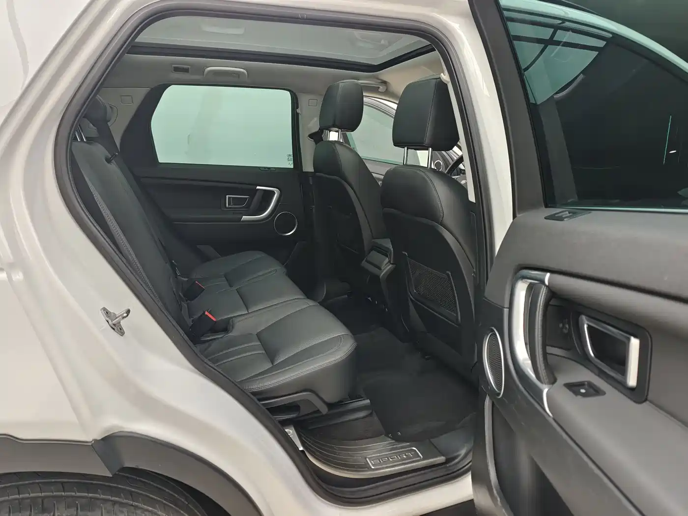 Land Rover Discovery Sport 2016 2.0T HSE фото 12