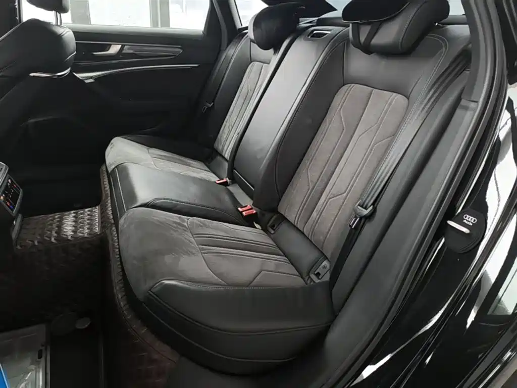 Audi A6L 2021 45 TFSI Exclusive Sport фото 17