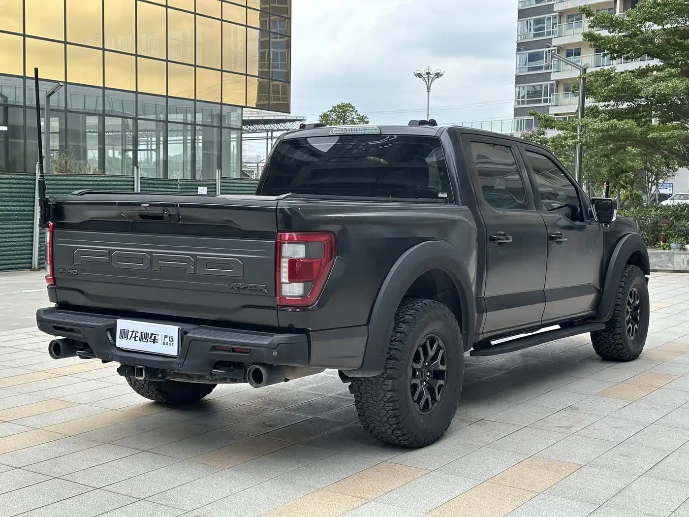 FORD F-150 RAPTOR