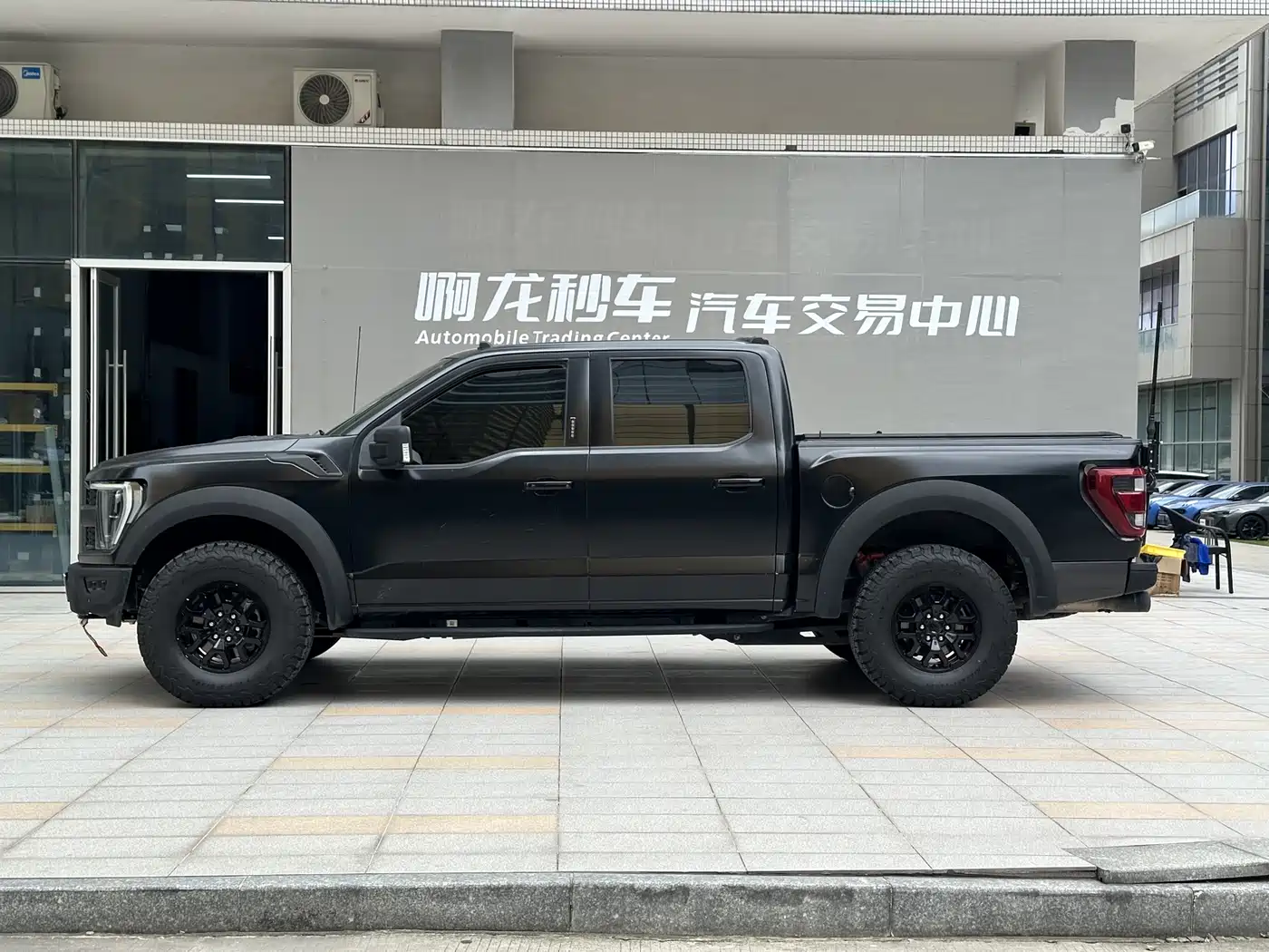FORD F-150 RAPTOR