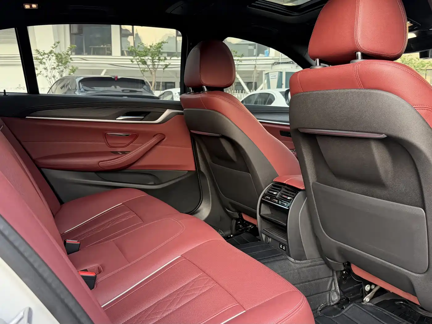 BMW 5 Series 2021 530Li Leading M Sport Package фото 13