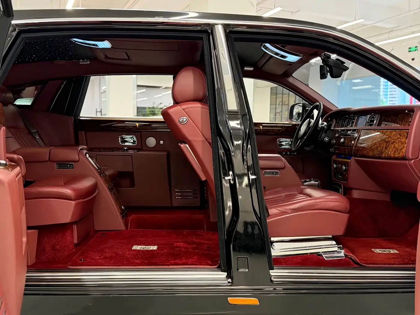 Rolls-Royce Phantom 2013 2006 6.7L Extended Wheelbase EWB