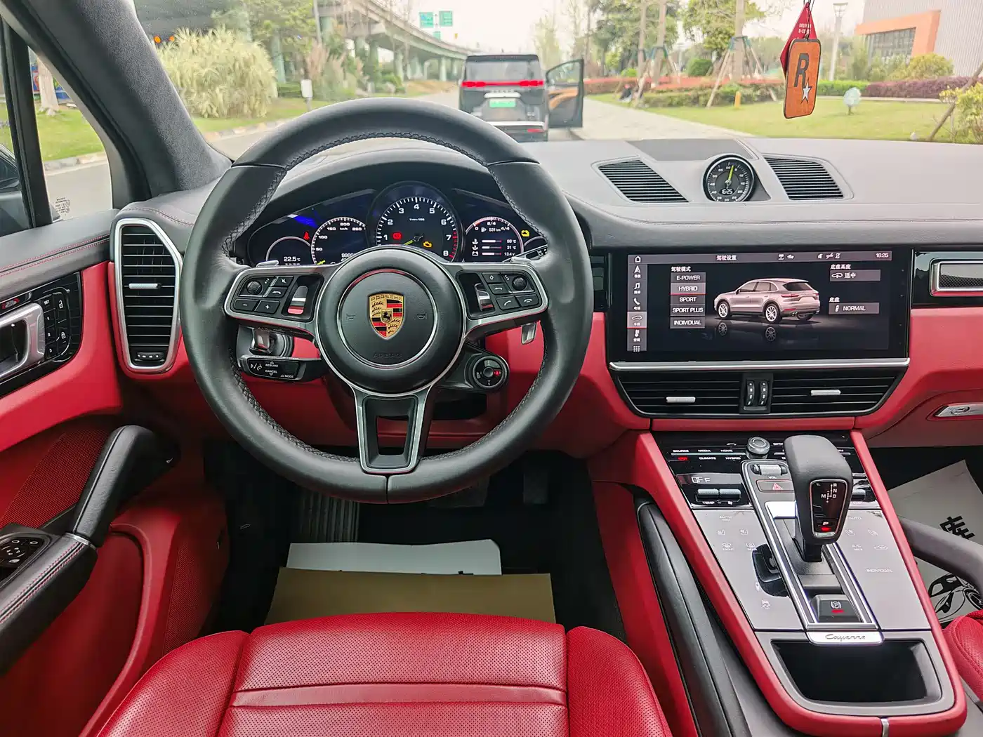 Porsche Cayenne New Energy 2021 Cayenne E-Hybrid 2.0T фото 12