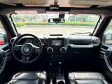 Photo 8 - Jeep Wrangler