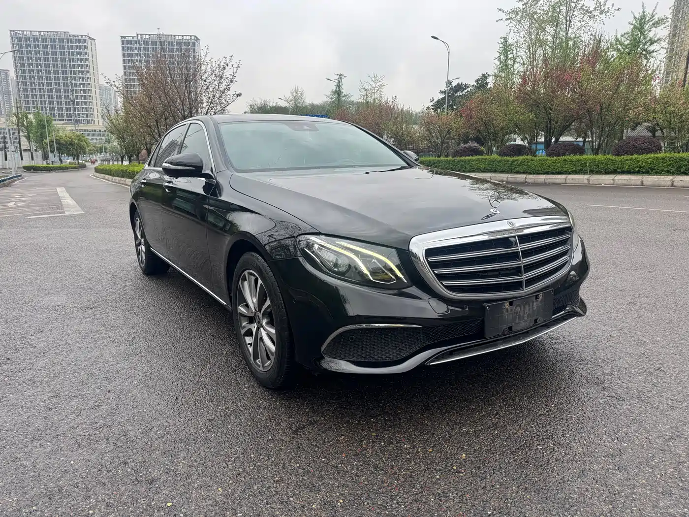 Mercedes-Benz E-Class 2016 E 300 L Fashion Type фото 3
