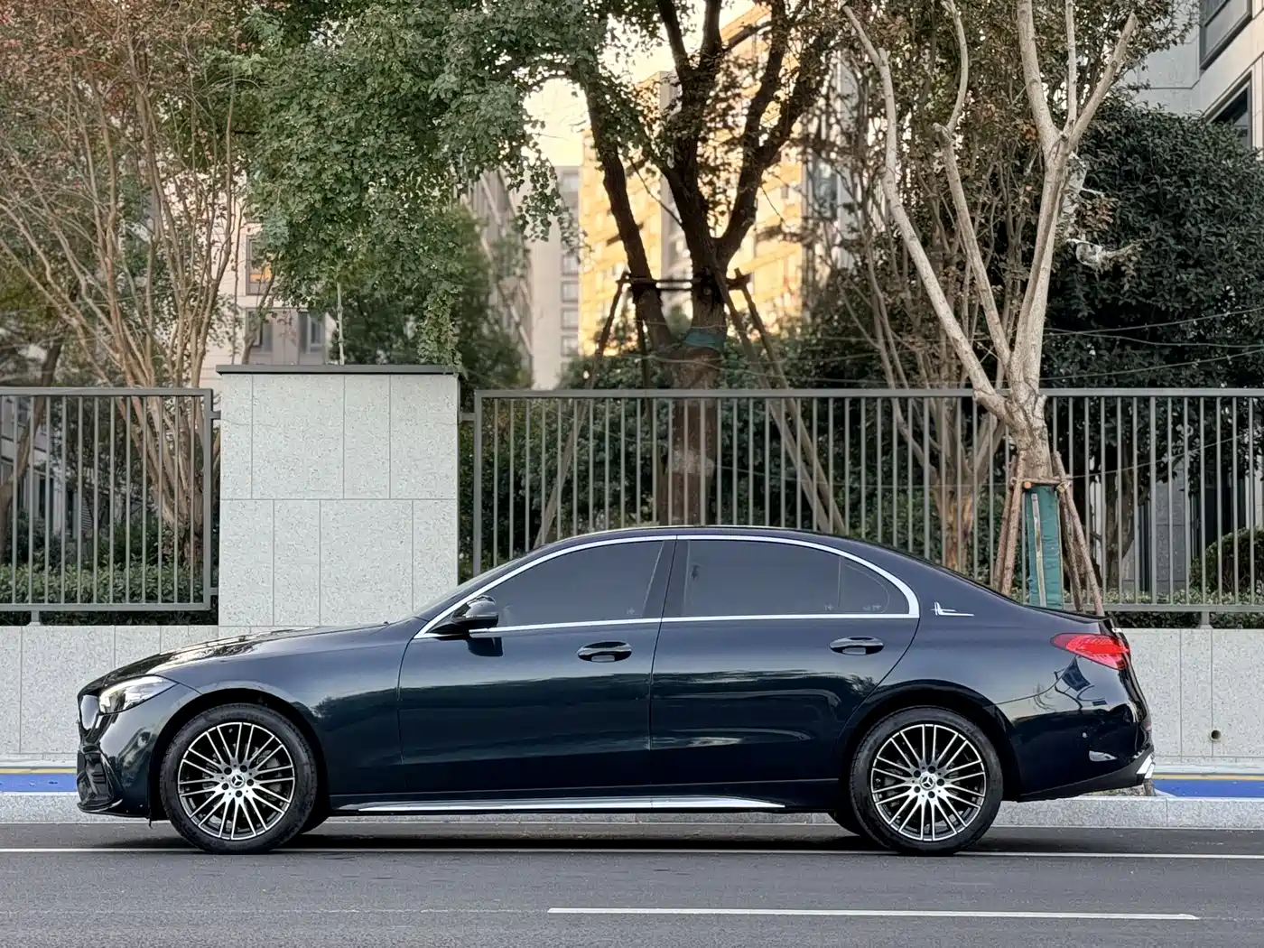 Mercedes-Benz C-Class 2024 C 200 L Sport Edition фото 3