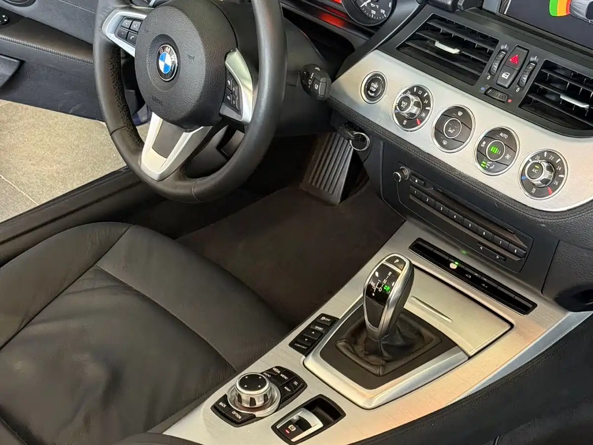 BMW Z4 2013 2012 sDrive20i Leading