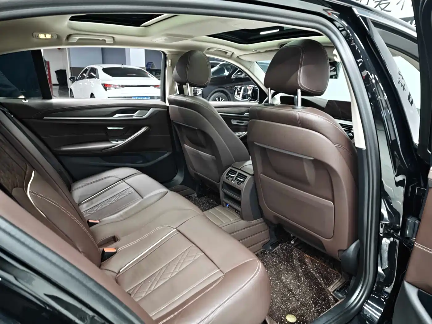 BMW 5 Series 2020 530Li xDrive Luxury Package фото 7