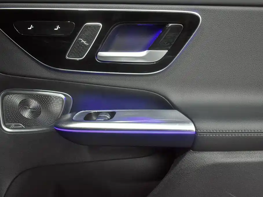 Mercedes-Benz GLC 2023 GLC 300 L 4MATIC Dynamic 7-Seater фото 11