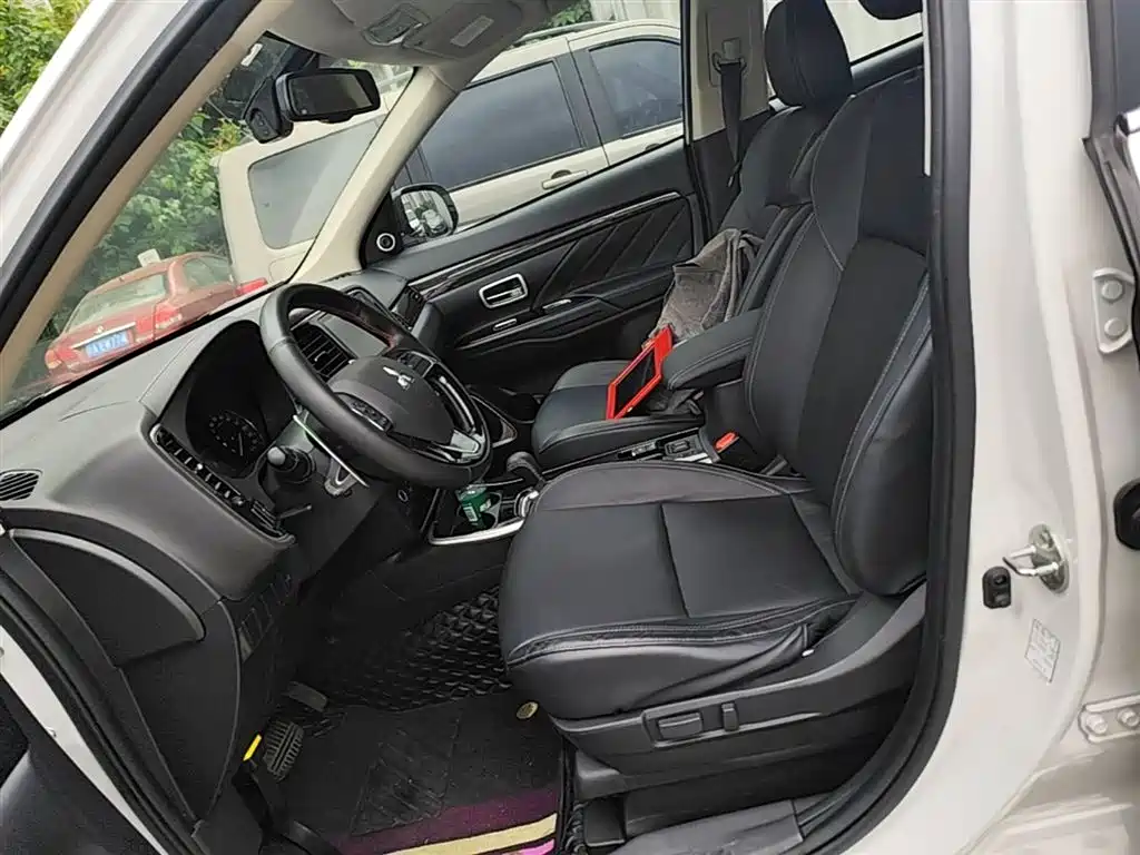 Mitsubishi Outlander 2019 2.4L 4WD Deluxe Edition 7-Seater China VI фото 15