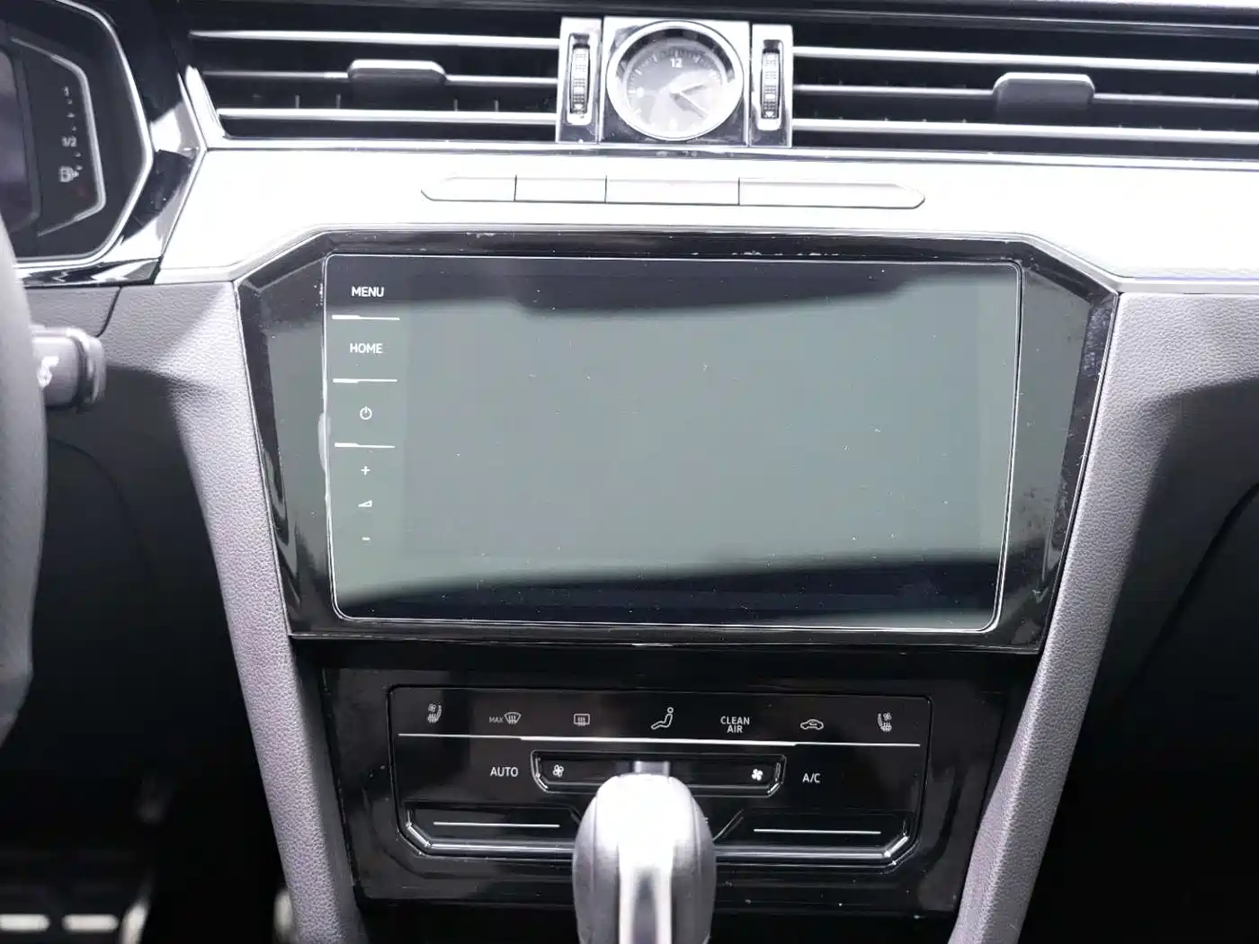 Volkswagen Magotan 2023 Model 2 Million Commemorative Edition 330TSI DSG Luxury фото 24