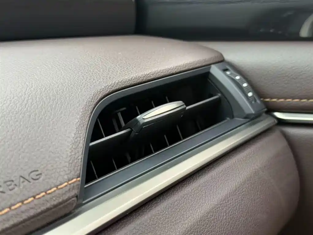 Lexus ES 2018 300h Excellence Edition China V фото 10