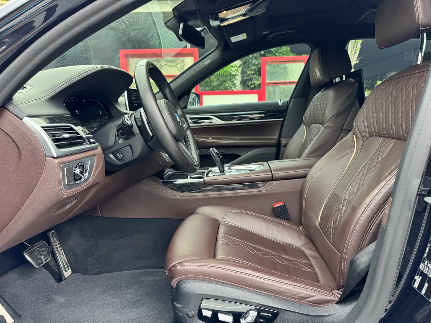 BMW 7 Series 2021 Model 730Li M Sport Package фото 12