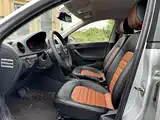 Photo 4 - Volkswagen Jetta