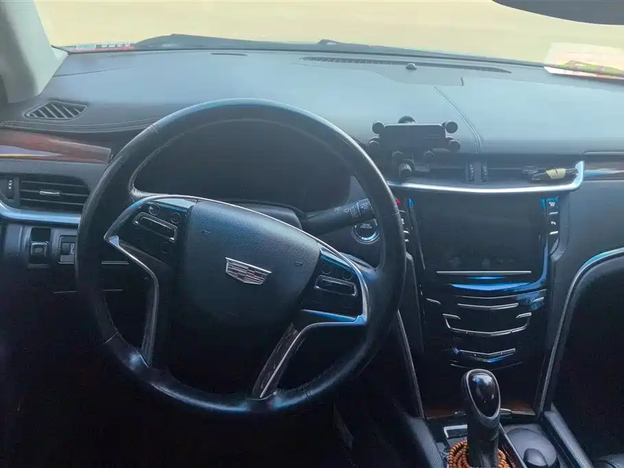 Cadillac XTS 2016 28T Luxury фото 15