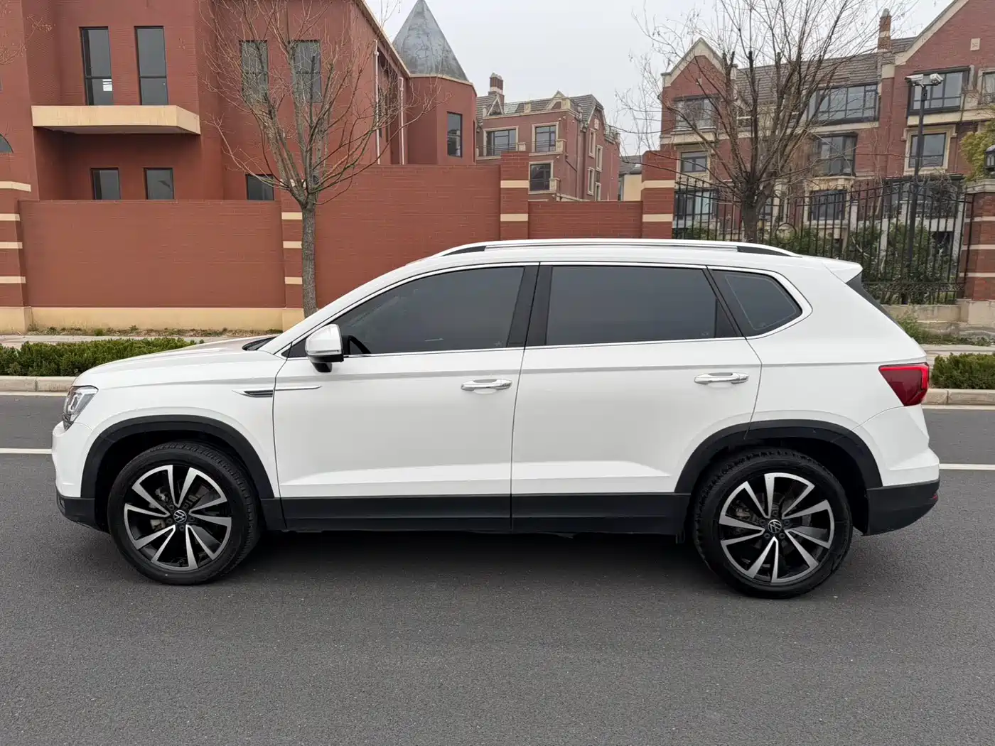 Volkswagen Tharu 2022 280TSI FWD Luxury Edition фото 8