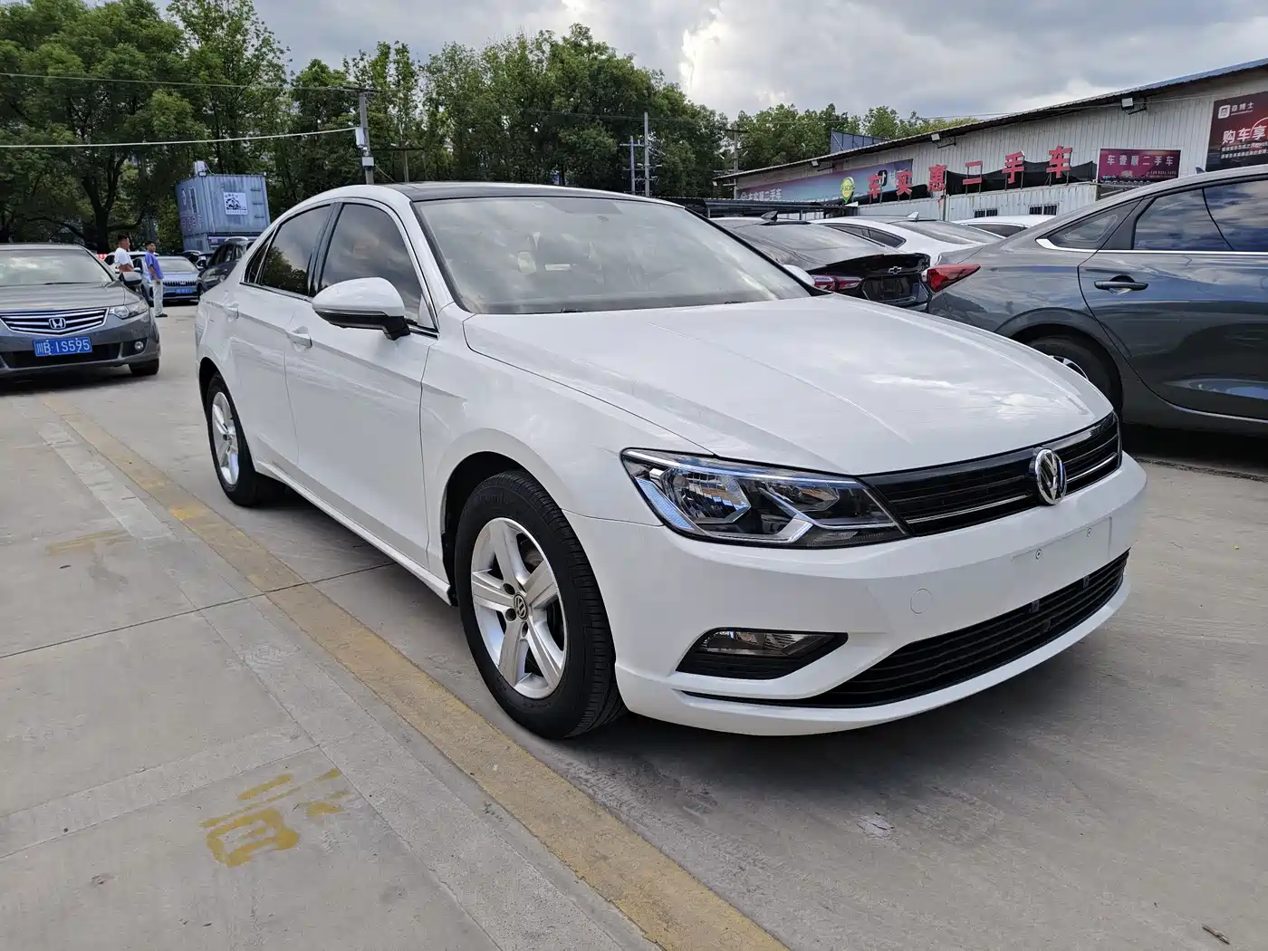 Volkswagen Lamando 2018 230TSI DSG Trend Edition фото 3