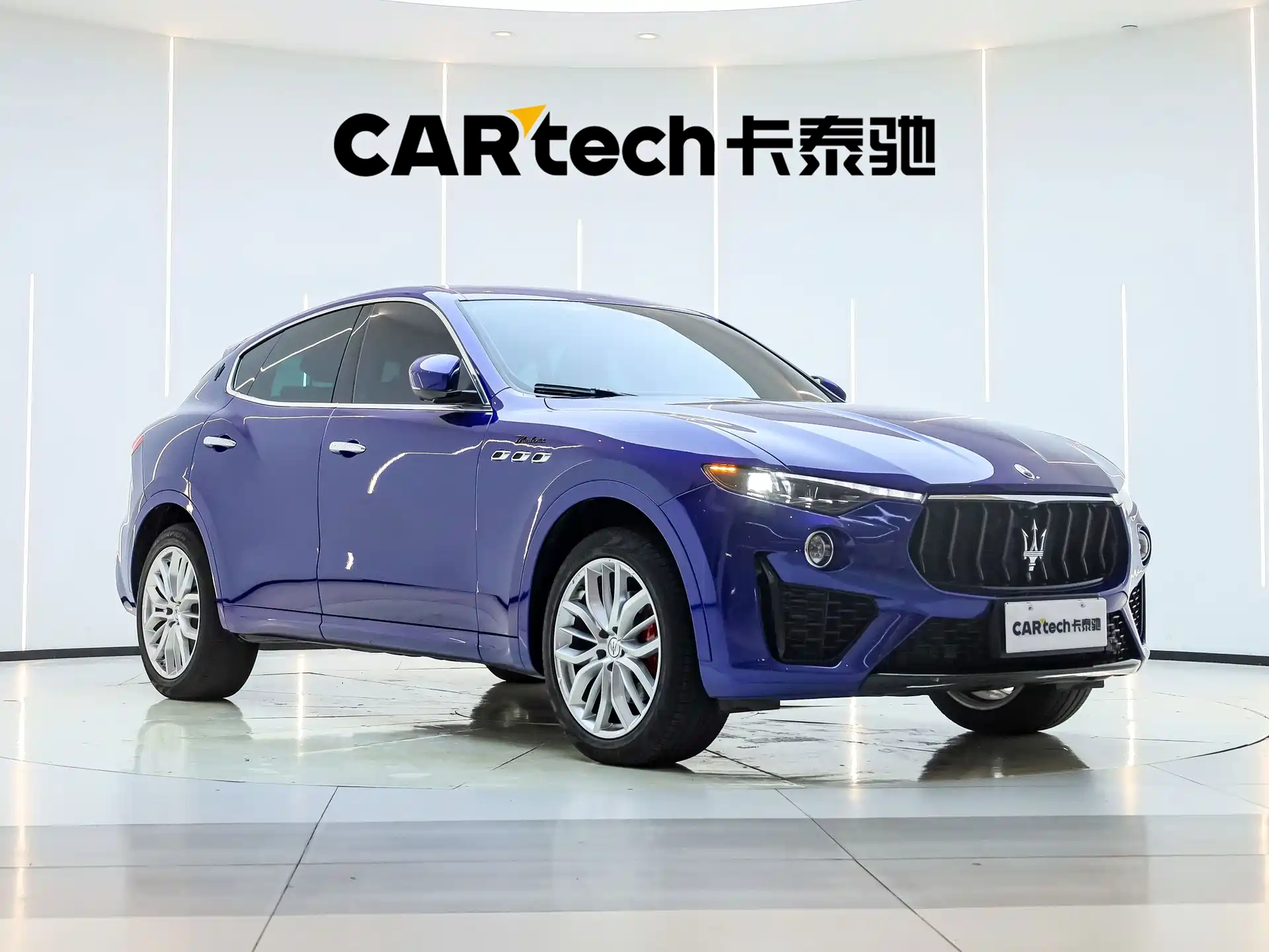 Фото 2 - Maserati Levante