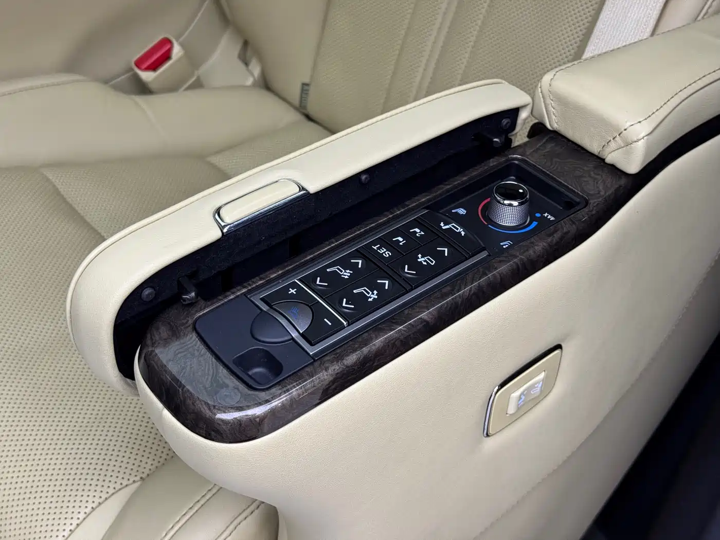Toyota Vellfire 2021 Crown Hybrid 2.5L HV Premium Edition фото 7