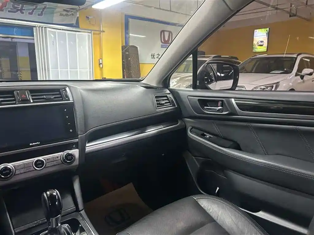 Subaru Outback 2017 2.5i Sport Navigation Edition EyeSight фото 17