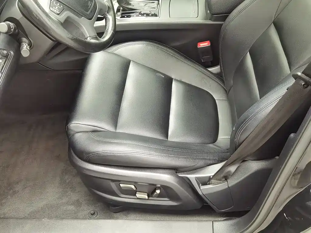 Hongqi H7 2020 2019 1.8T Comfort Edition