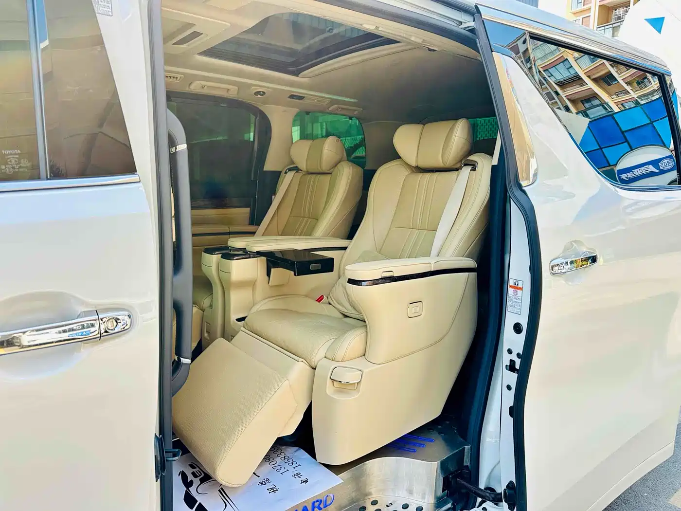 Toyota Alphard 2021 Hybrid 2.5L Premium фото 8