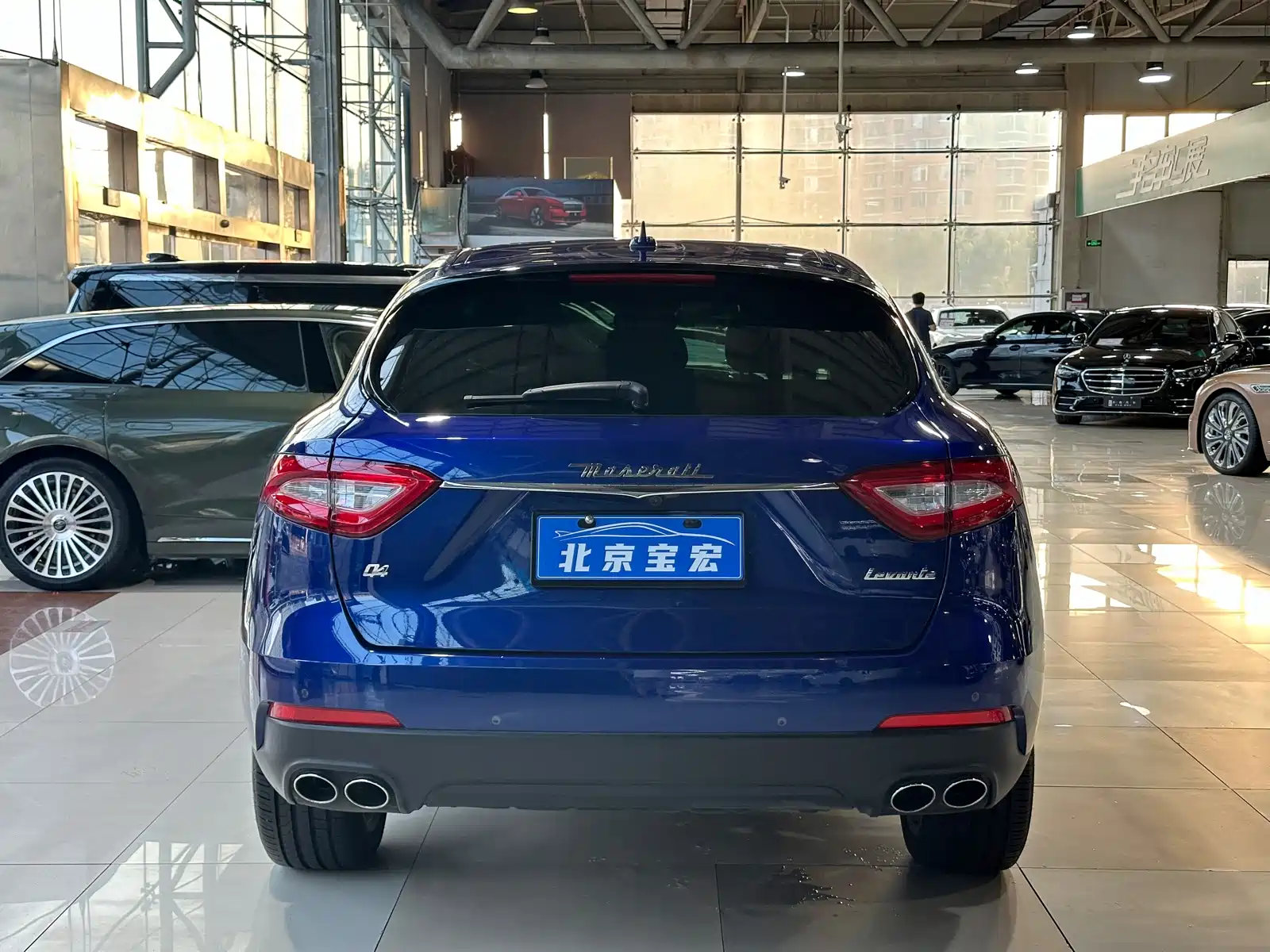 Photo 5 - Maserati Levante