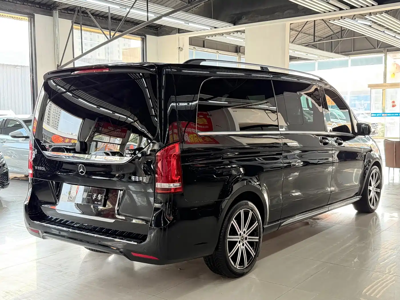 Mercedes-Benz V-Class 2024 2022 V 260 L Long Wheelbase Luxury Edition