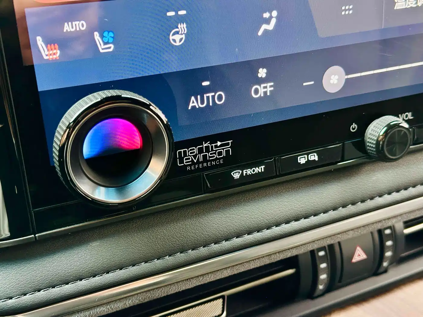 Lexus LM 2023 350h 7-Seater Elegance Edition фото 13