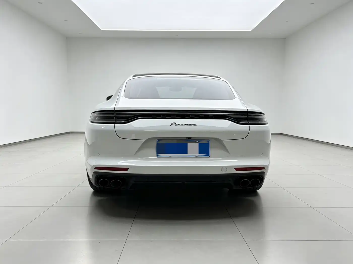 Фото 25 - Porsche Panamera