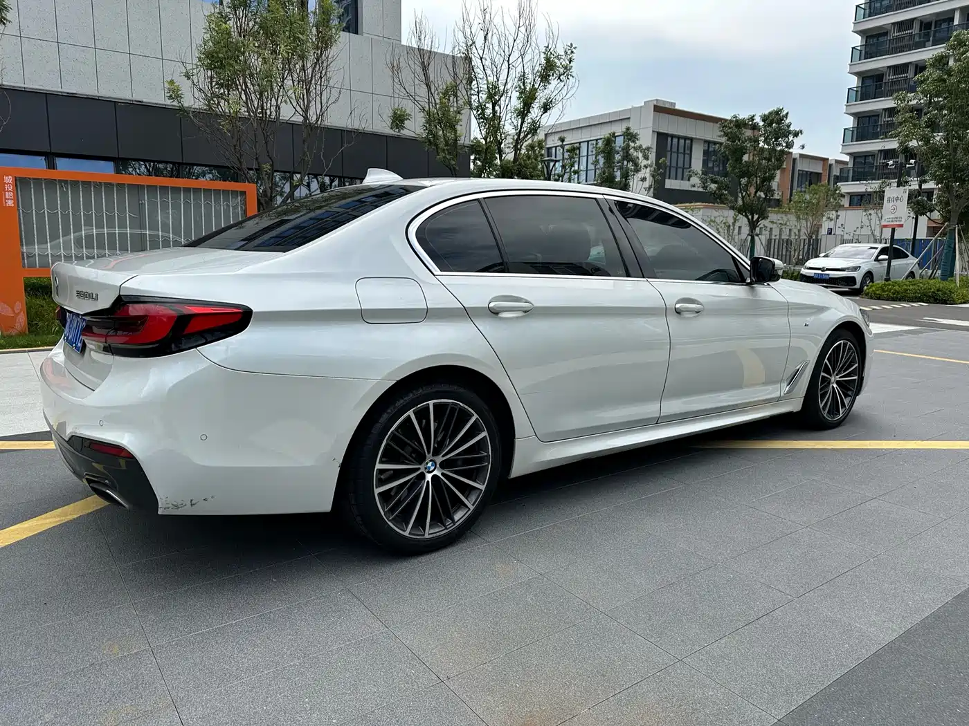 BMW 5 Series 2020 530Li Exclusive M Sport Package фото 10