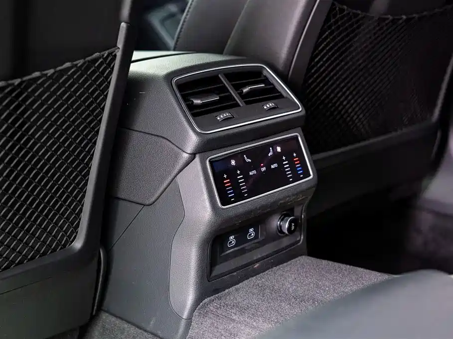 Audi A6L 2023 45 TFSI Premium Selection Elegance фото 16
