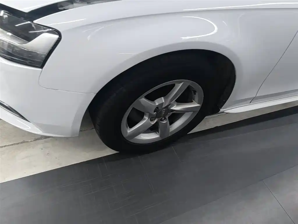 Audi A4L 2015 30 TFSI Auto Comfort фото 23