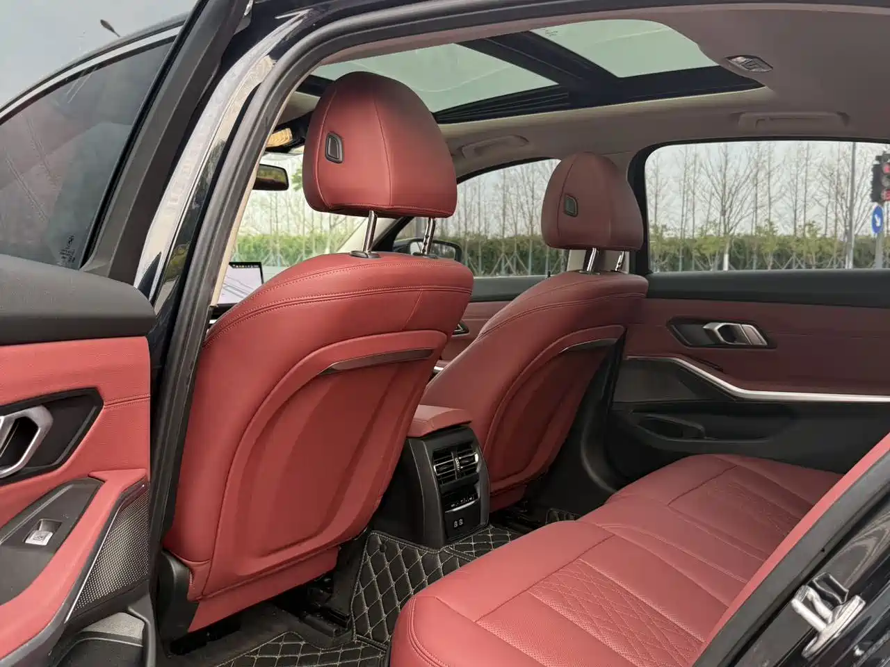 BMW 3 Series 2024 325Li M Sport Package фото 6