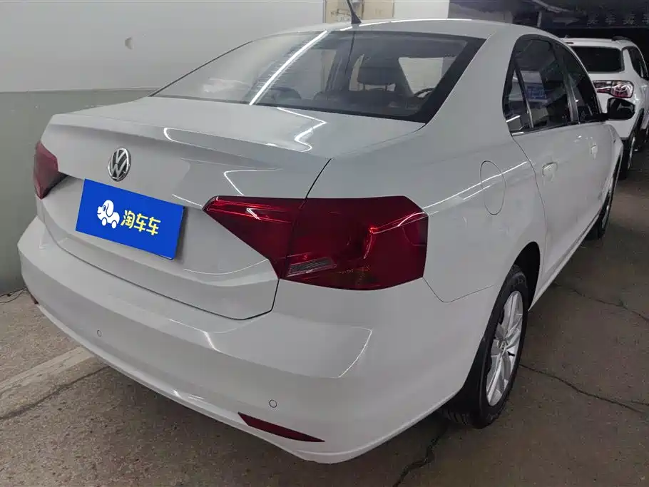 Volkswagen Jetta 2017 1.5L Automatic Fashion фото 3