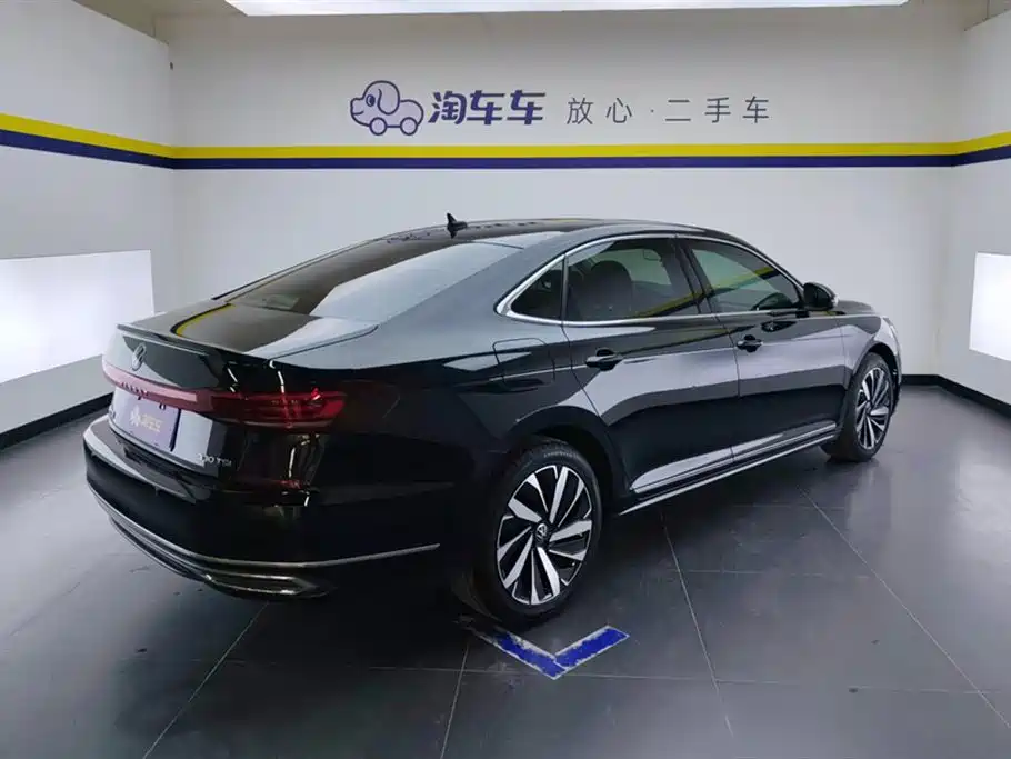 Volkswagen Passat 2022 330TSI Elite Edition фото 3