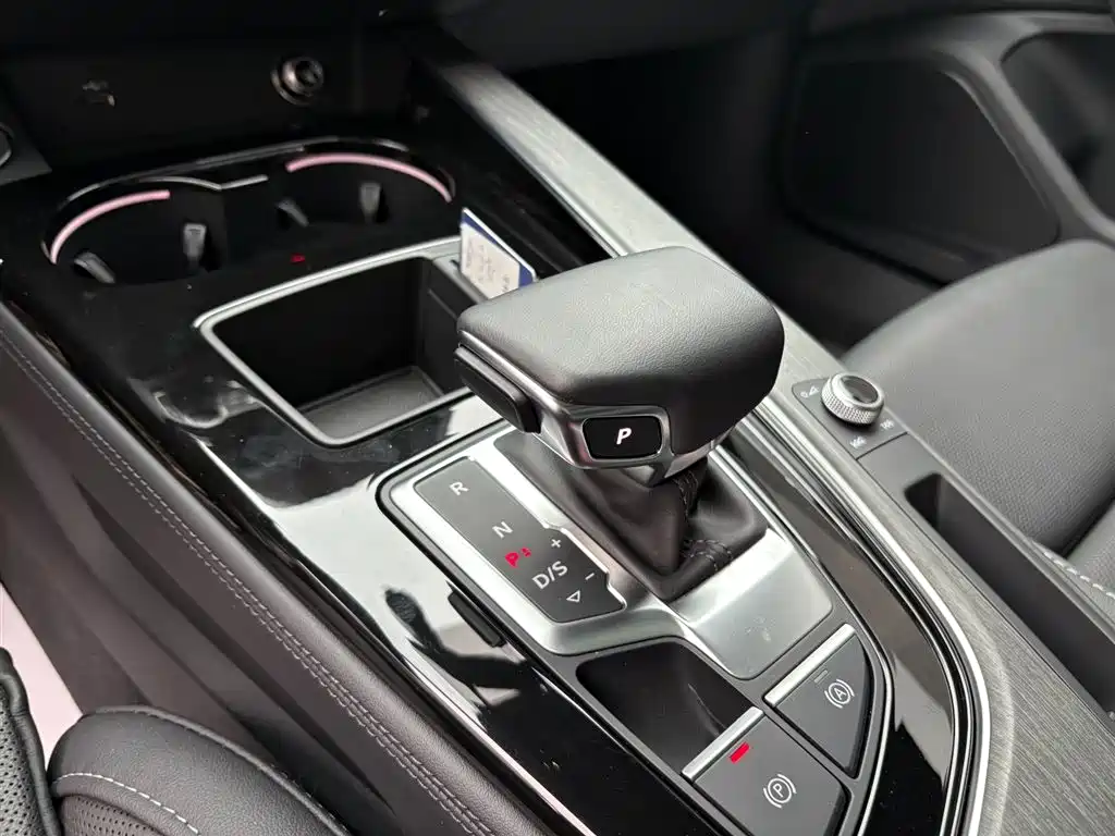 Audi A4L 2023 40 TFSI Luxury Sport фото 13