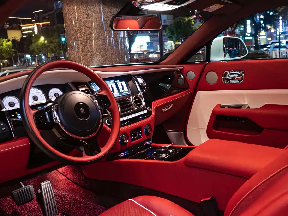 Фото 10 - Rolls-Royce Wraith