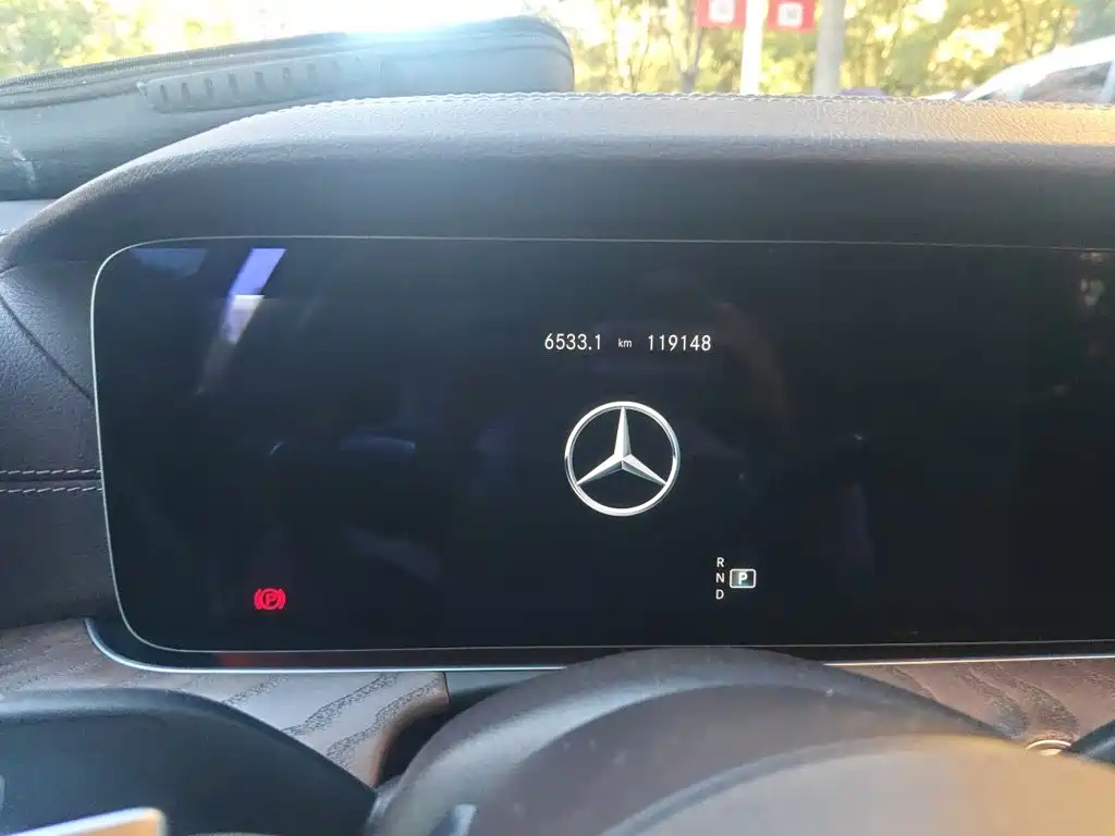 Фото 8 - Mercedes-Benz E-Class